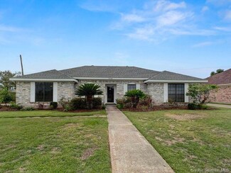 1301 Covey Ln, Lake Charles, LA 70605