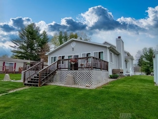 3809 Peninsular Dr, Gladwin, MI 48624