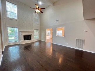 223 Wedgewood St, Lake Jackson, TX 77566