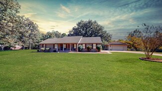 2638 Lone Oak Rd, Paris, TN 38242