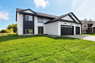 2892 29th St NE, Sauk Rapids, MN 56379