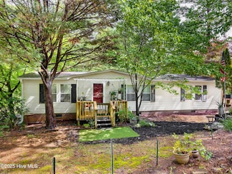 366 Ampersand Rd, Aberdeen, NC 28315