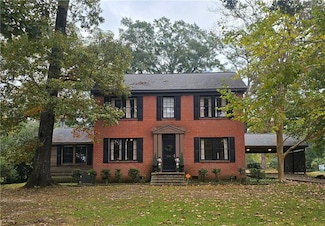 900 N James Ave, McComb, MS 39648