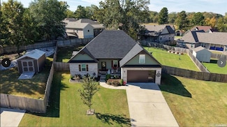 226 Windcrest Cir, Lake Hamilton, AR 71913