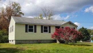135 Tamarack Ave, Lee, MA 01238