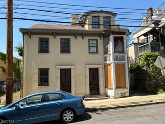 17 S Union St, Lambertville, NJ 08530