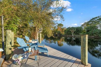 821 15th St SW, Naples, FL 34117