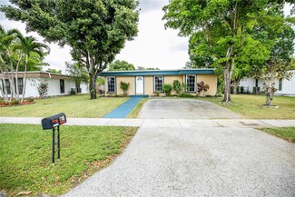 7702 NW 75th Ave, Tamarac, FL 33321