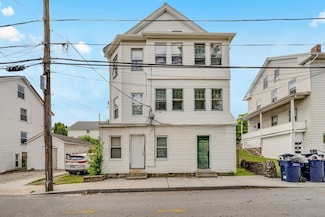 15 Granite St, Webster, MA 01570