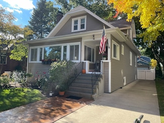 66 Dover Ave, La Grange, IL 60525