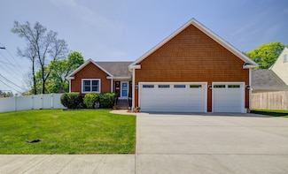 127 Killdeer Rd, Hamden, CT 06517