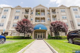 3308 Harcourt Rd Unit 455, Clifton, NJ 07013