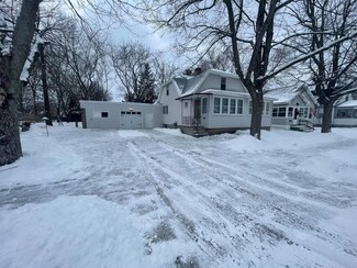 1385 Winters St, Muskegon, MI 49442