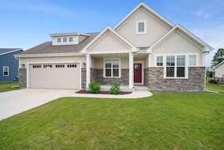 520 Meadowview Dr, Slinger, WI 53086