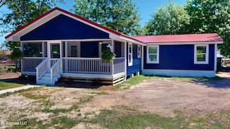 1804 S South Davis St, Leakesville, MS 39451