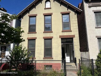 411 3rd St, Troy, NY 12180