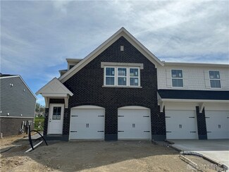4261 Sugar Point Way Unit 21-201, Dayton, OH 45459