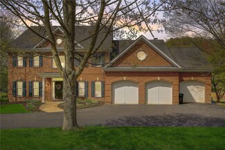 636 Woodvalley Dr, Pittsburgh, PA 15238