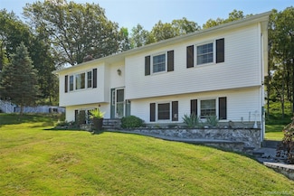 12 Sturr Ln, Florida, NY 10921