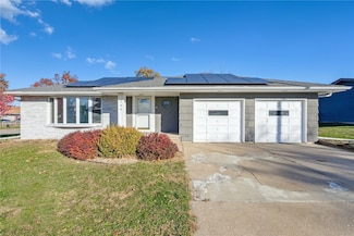 744 30th St NE, Cedar Rapids, IA 52402