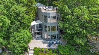 9182 Hemlock Ln, Bridgman, MI 49106