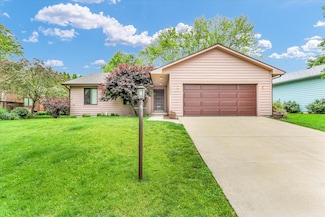 2805 Susan Stone Dr, Urbana, IL 61802