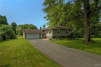 8272 Northgate Dr, Rome, NY 13440