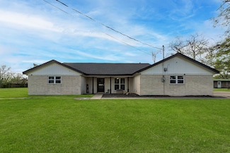 8915 Lorraine St, Highlands, TX 77562