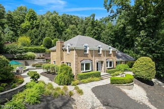 22 Tanners Brook Rd, Chester, NJ 07930