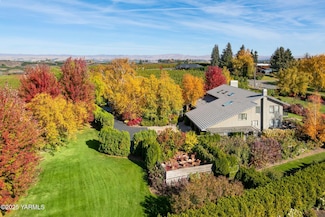 7610 Scenic Dr, Yakima, WA 98908