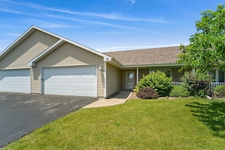 90 Stone Castle Dr, Fond Du Lac, WI 54935