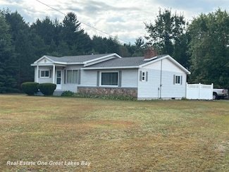 2750 E Deckerville Rd, Caro, MI 48723