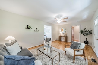 1188 Rainbow Cir, Catawba, SC 29704