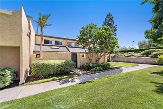 18703 Applewood Cir Unit 13, Huntington Beach, CA 92646