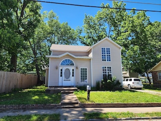 715 Lincoln St, Carthage, MO 64836