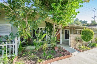 19158 Avenue of The Oaks Unit B, Newhall, CA 91321