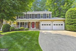 4914 Live Oaks Ct, Dumfries, VA 22025