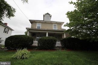 549 W Main St, New Holland, PA 17557