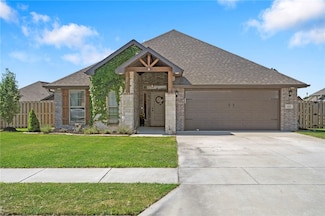 215 Hunt St, Pea Ridge, AR 72751