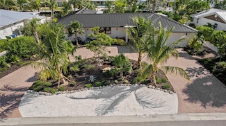 624 Dundee Ln, Holmes Beach, FL 34217