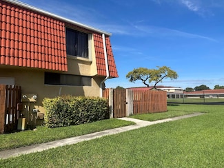 8345 Trent Ct Unit B, Boca Raton, FL 33433