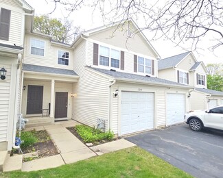 1249 Brookdale Dr, Carpentersville, IL 60110