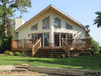 50 Lakewood Dr, Columbus, NE 68601