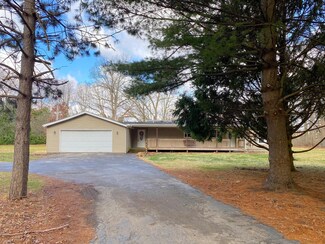 11663 Chateau Ln, Demotte, IN 46310