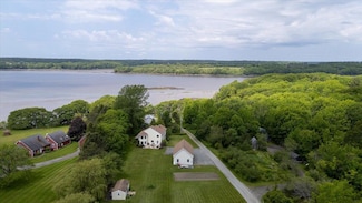 76 Donahue Dr, South Thomaston, ME 04858