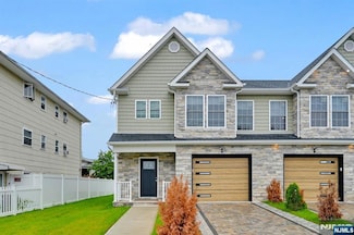77 Chestnut St, Lodi, NJ 07644