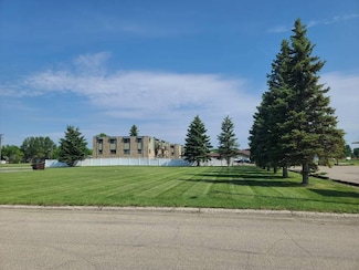 5 Highway 5 E, Bottineau, ND 58318
