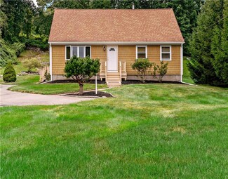 854 Middlebridge Rd, Wakefield, RI 02879