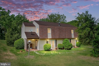 866 Truslow Rd, Fredericksburg, VA 22406