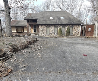 3229 Ridgecrest Rd, Bluefield, WV 24701